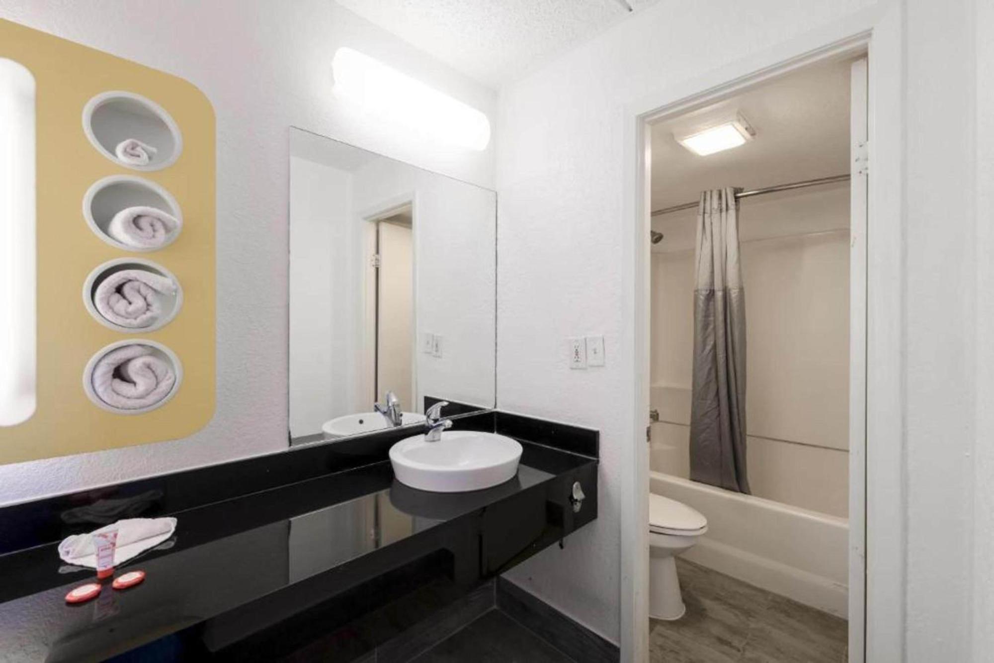Oyo Hotel Houston Katy Freeway Ngoại thất bức ảnh