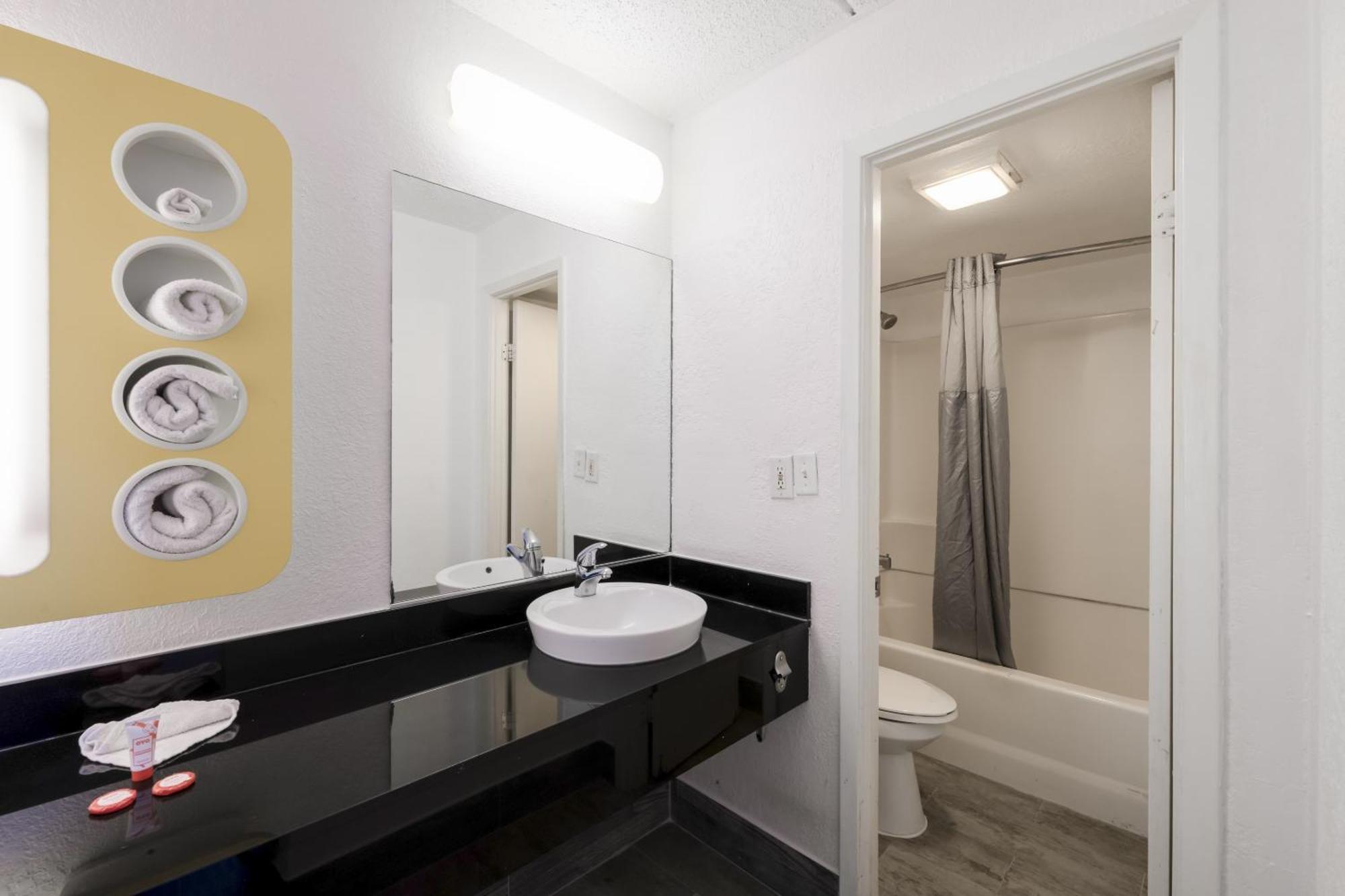 Oyo Hotel Houston Katy Freeway Ngoại thất bức ảnh